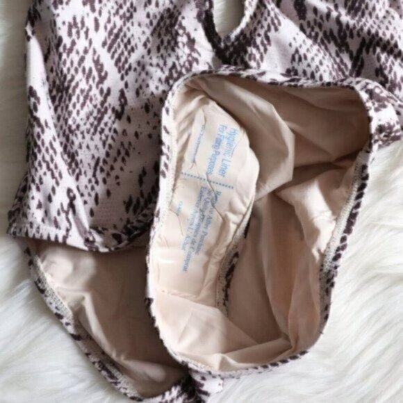 NWT BCBGMaxaria One Piece Bathing Suit Size 10 Animal Snake Print Plunge V Neck - Picture 6 of 9